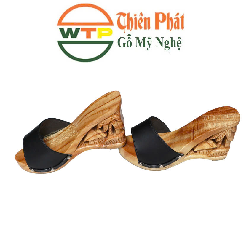 guốc gỗ chạm khắc ngôi nhà và cây dừa cao 9cm